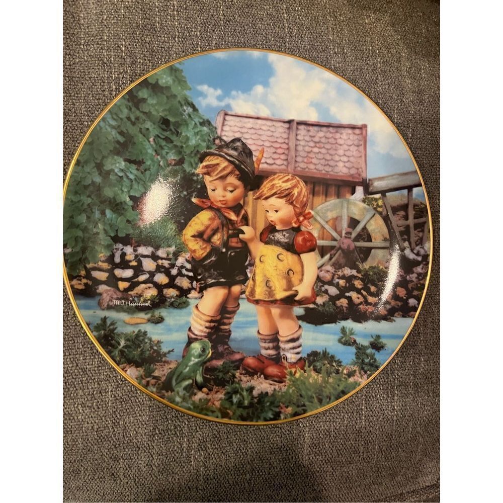 M.J. Hummel little companions hello down there decorative plate 1990